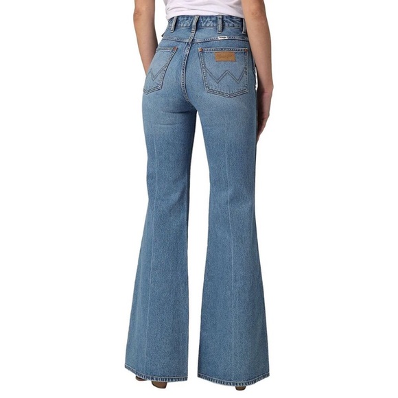 Wrangler Women's Wanderer 622 High Rise Flare Distressed Jeans 112322857 Size 26 - Picture 7 of 10